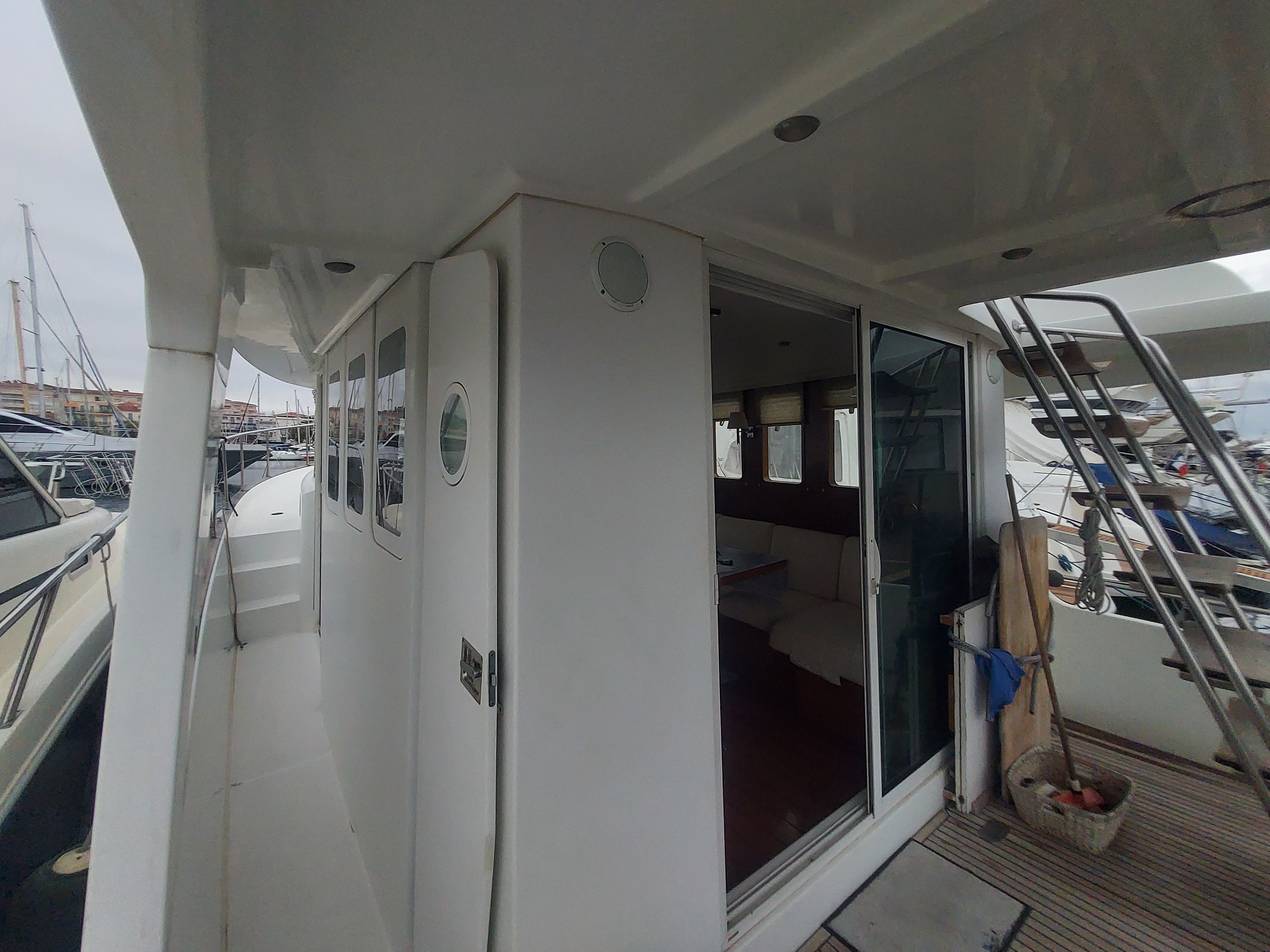 slider 20 Beneteau Swift Trawler 42